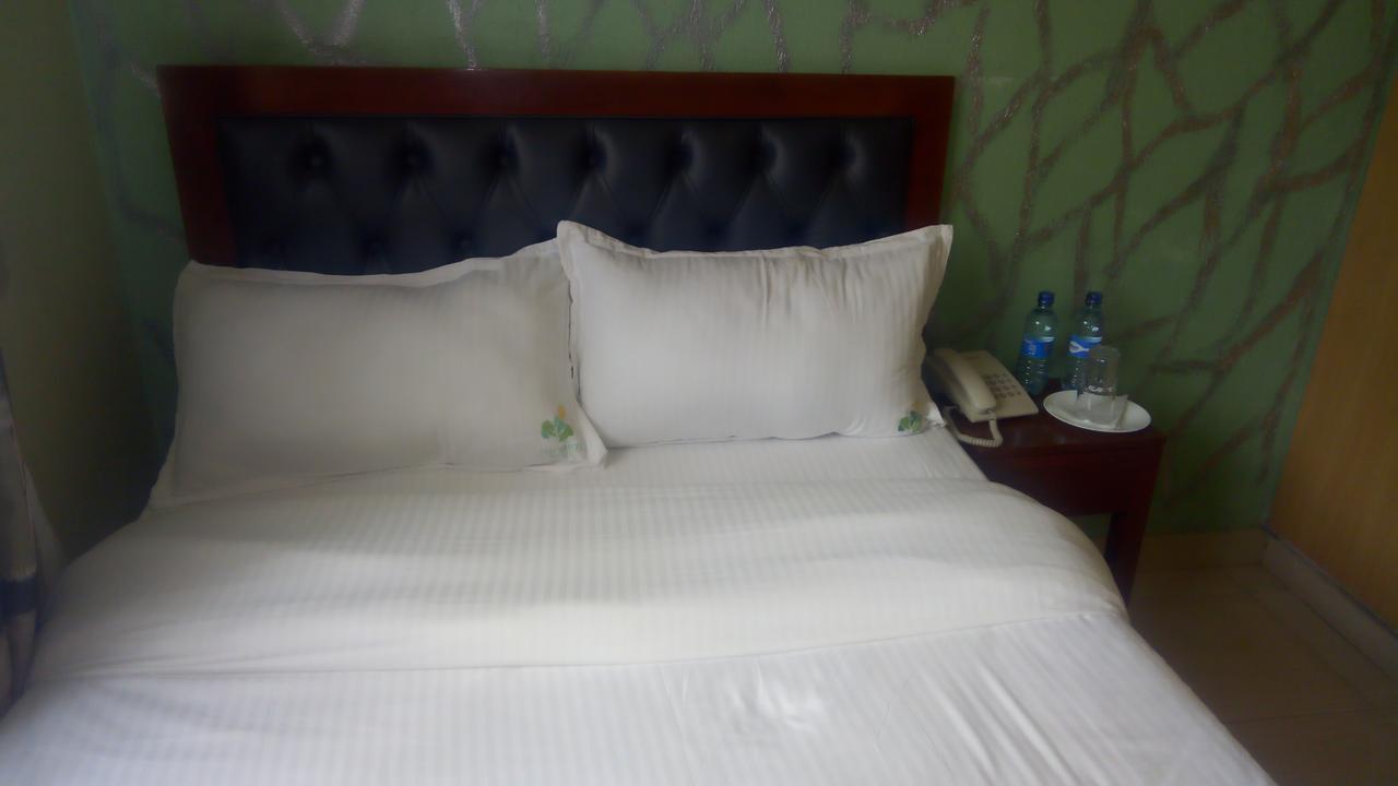 Ash White Hotel Найроби Экстерьер фото